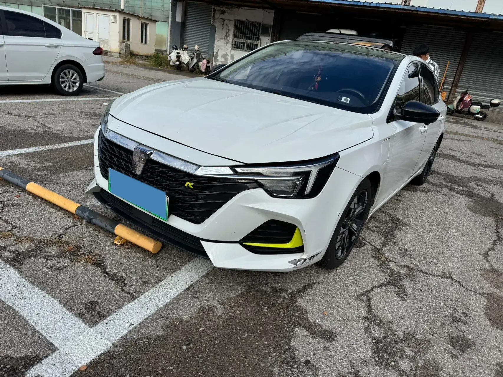 2021 ROEWE I6 view 1