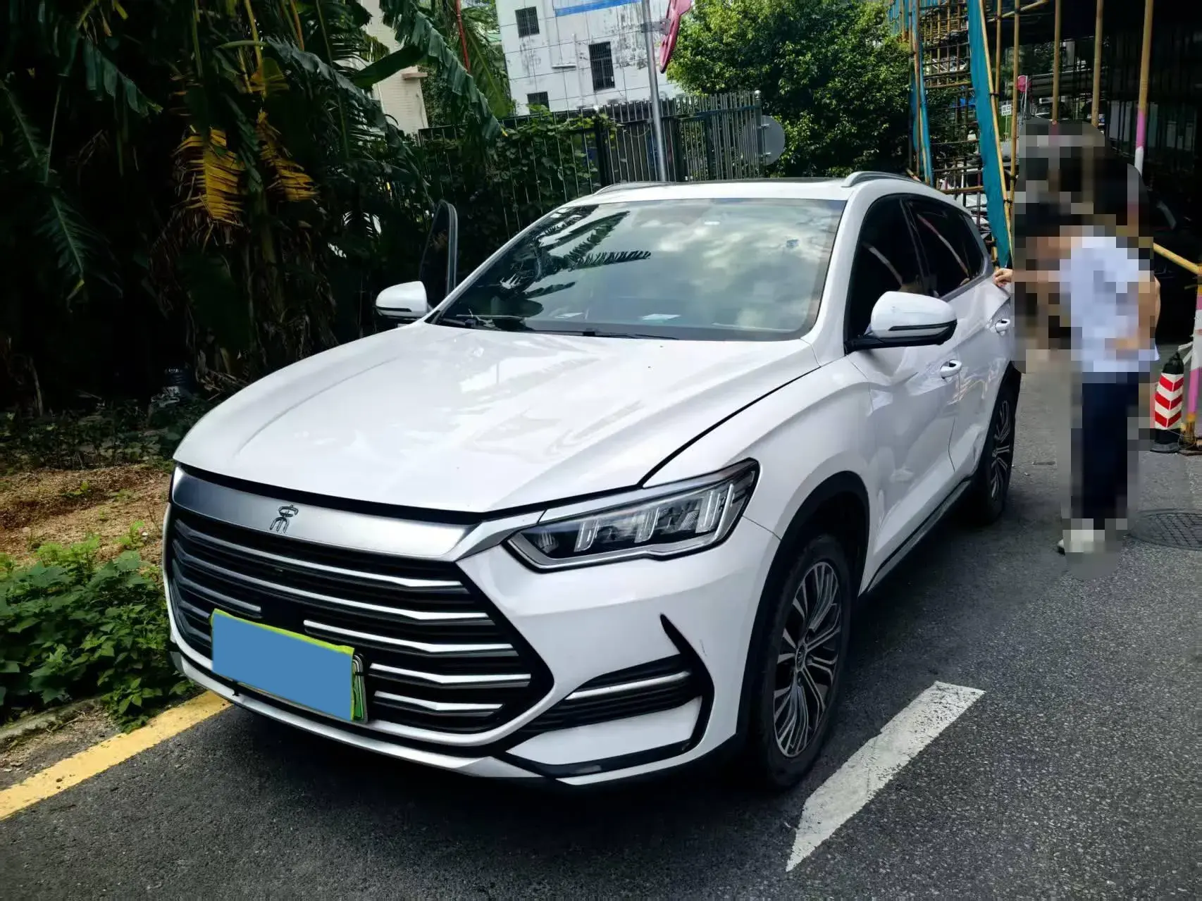 2022 BYD SONG view 1