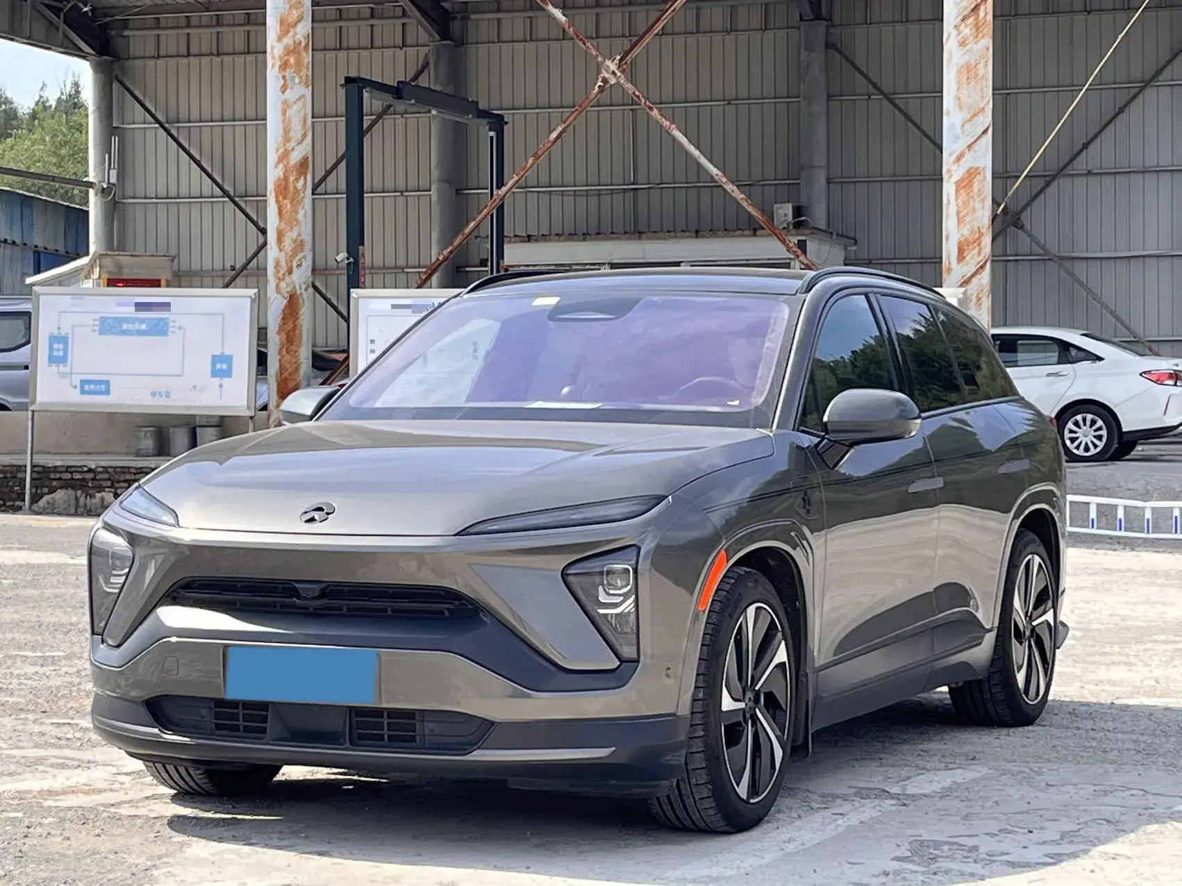 2019 NIO ES6 view 1