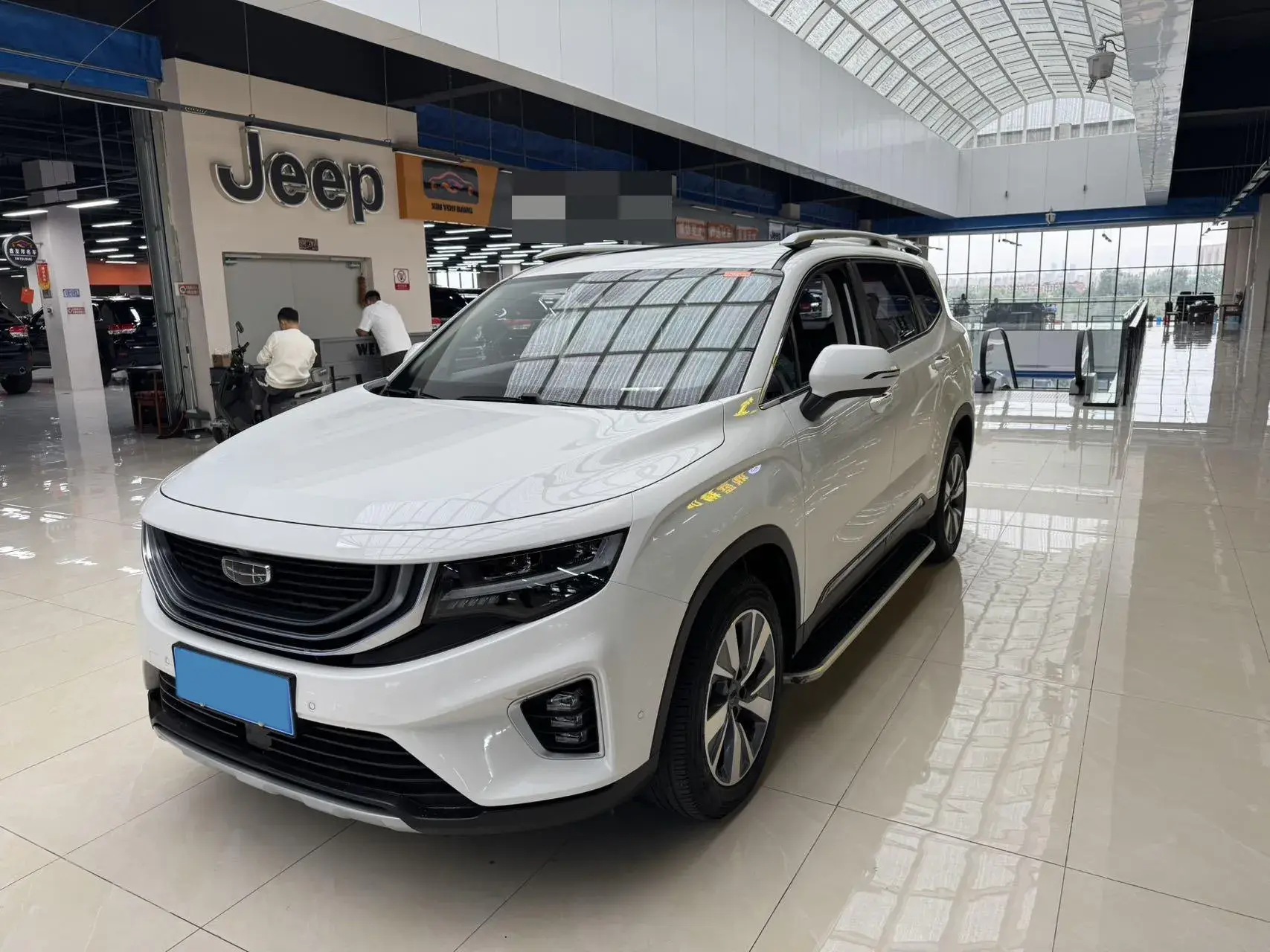 2020 GEELY OKAVANGO view 1