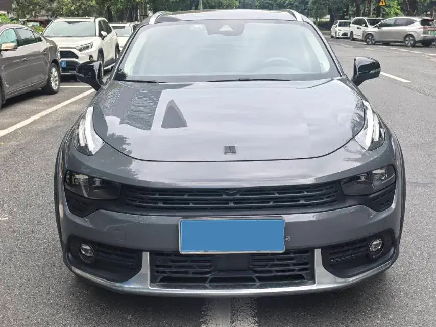 2019 LYNK&CO 02 thumbnail 2