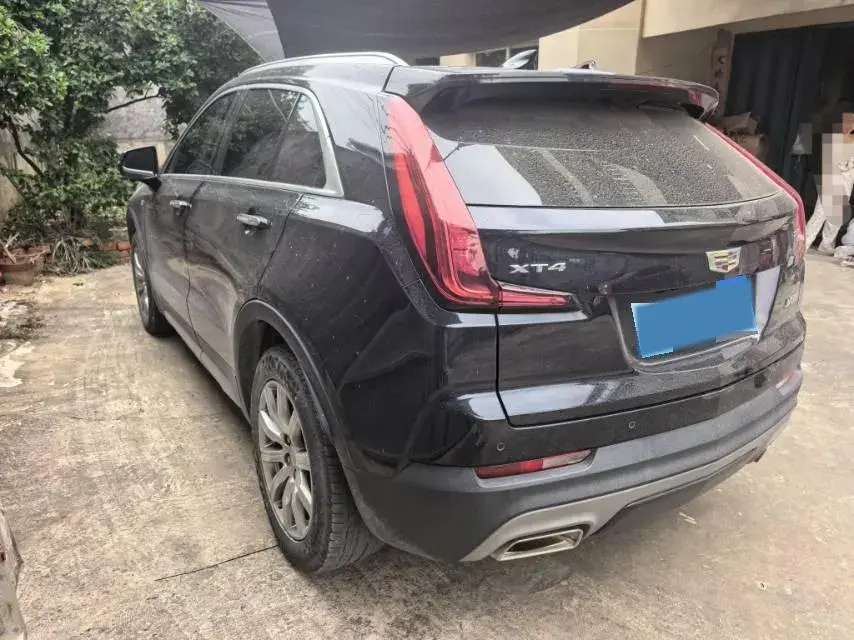 2021 CADILLAC XT4 thumbnail 4