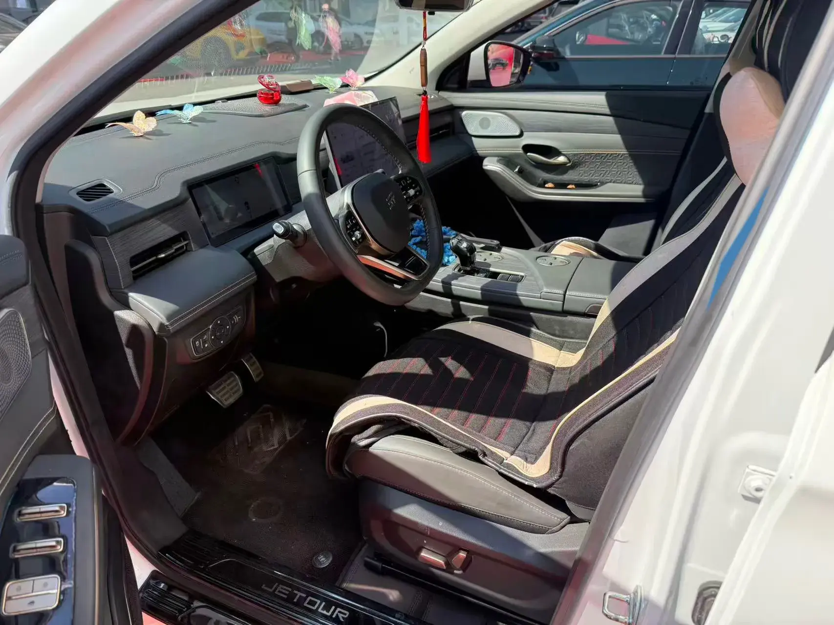 2023 JETOUR X70 thumbnail 2