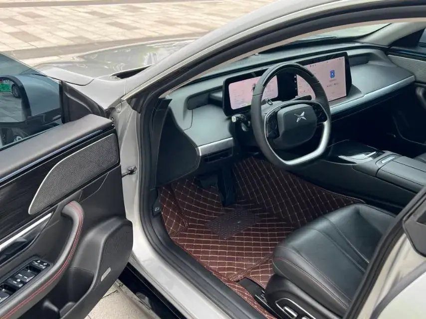 2021 XPENG P7 thumbnail 4