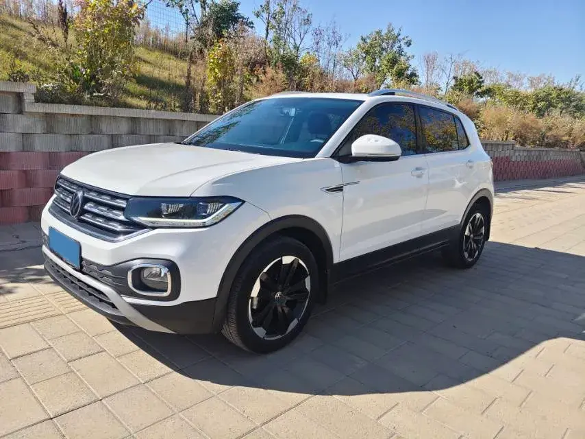 2020 VOLKSWAGEN TACQUA view 1