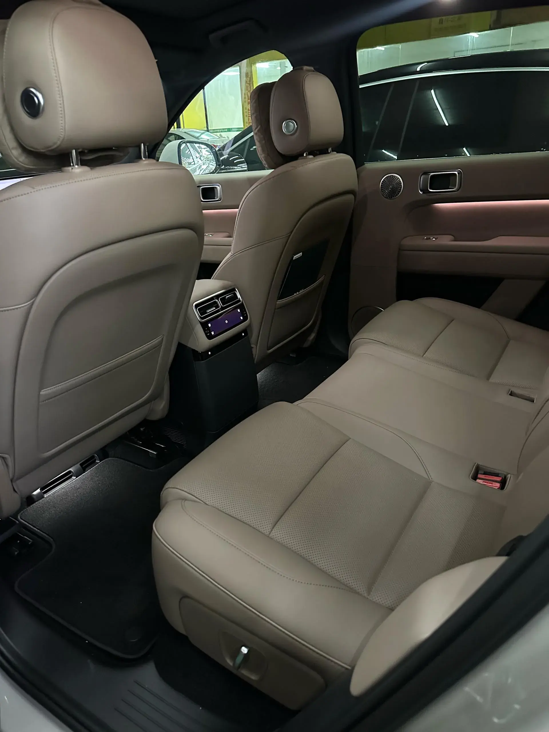 2025 LI L6 thumbnail 3