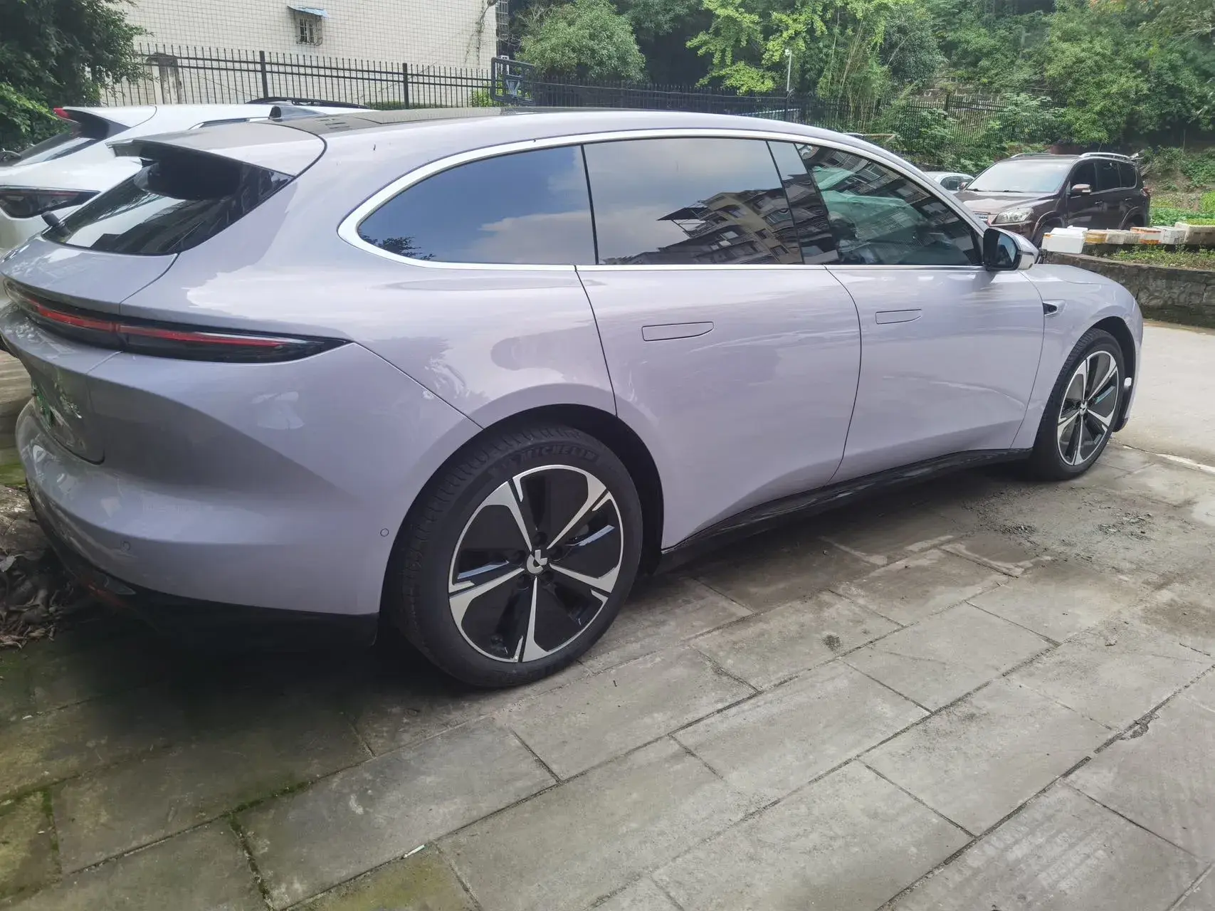 2025 NIO ET5T thumbnail 4