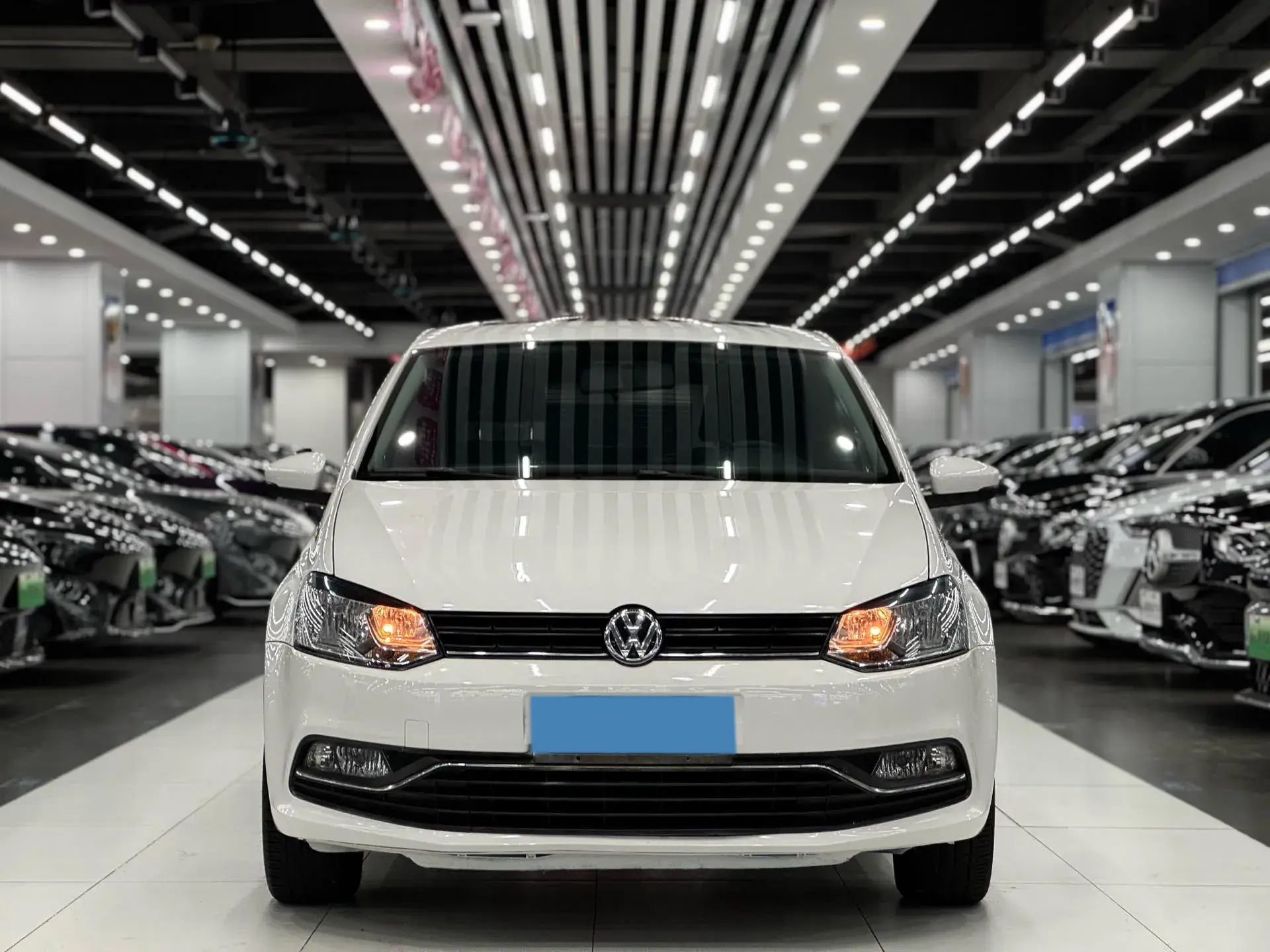 2016 VOLKSWAGEN POLO thumbnail 2