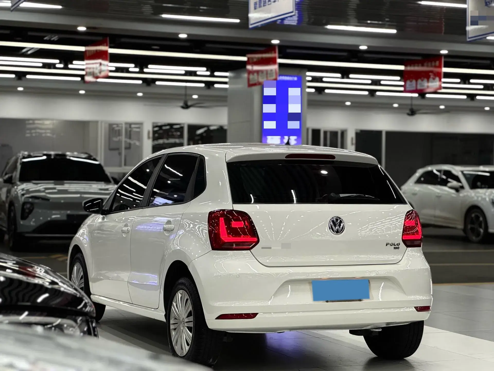 2016 VOLKSWAGEN POLO thumbnail 4