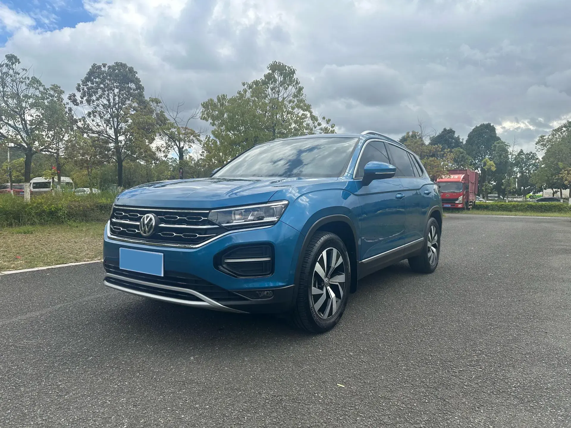 2019 VOLKSWAGEN TAYRON view 1