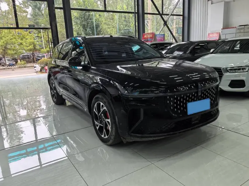 2023 LINCOLN NAUTILUS thumbnail 2