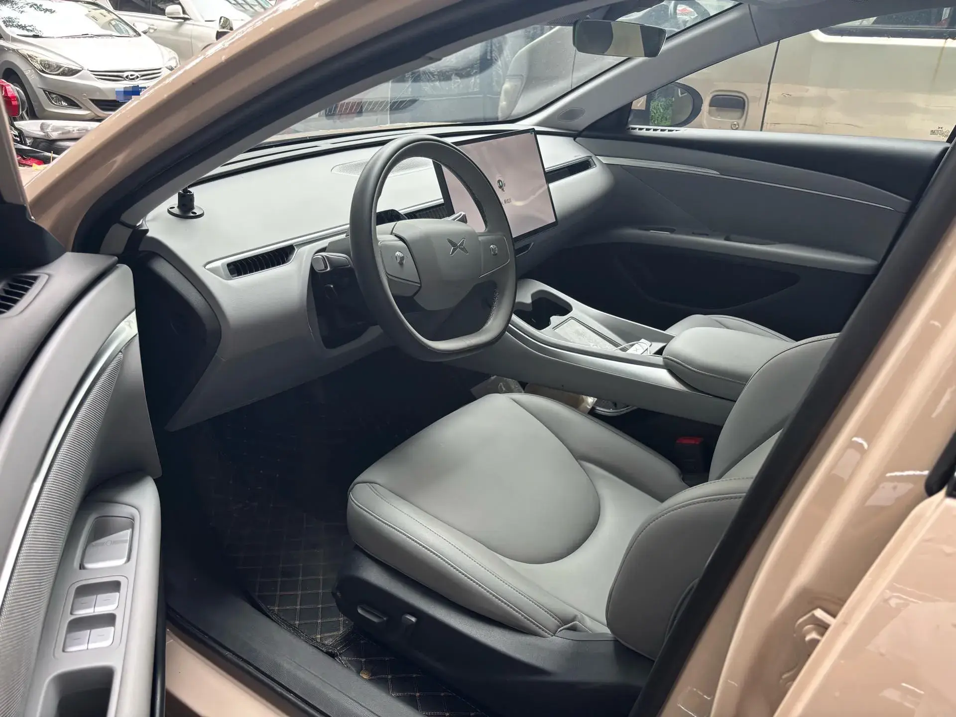 2024 XPENG MONA thumbnail 2