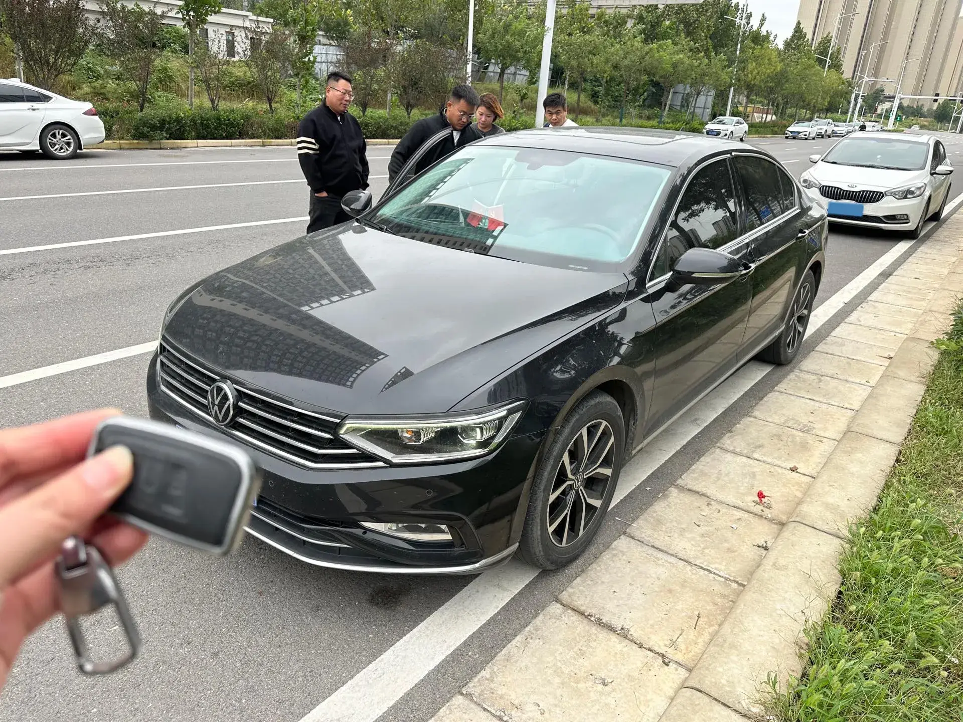 2020 VOLKSWAGEN MAGOTAN view 1