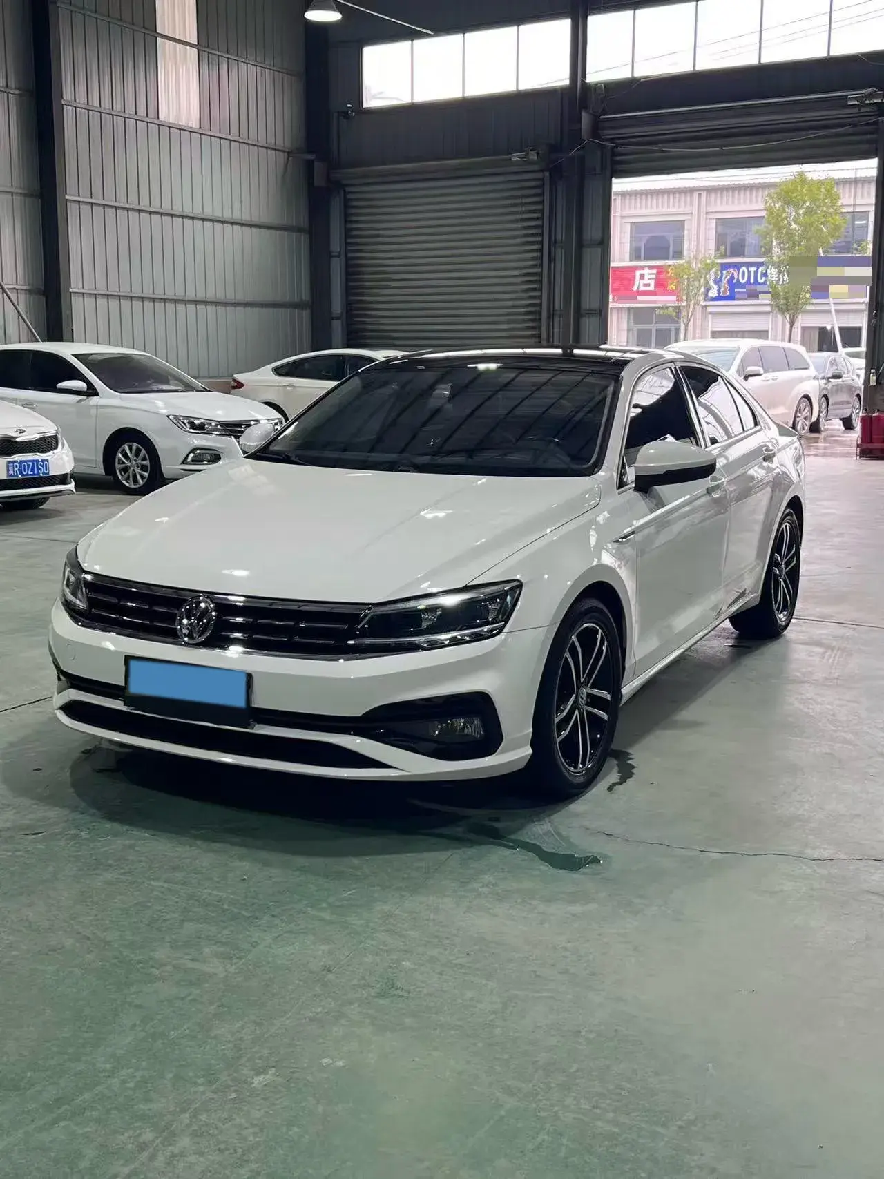 2021 VOLKSWAGEN LAMANDO view 1