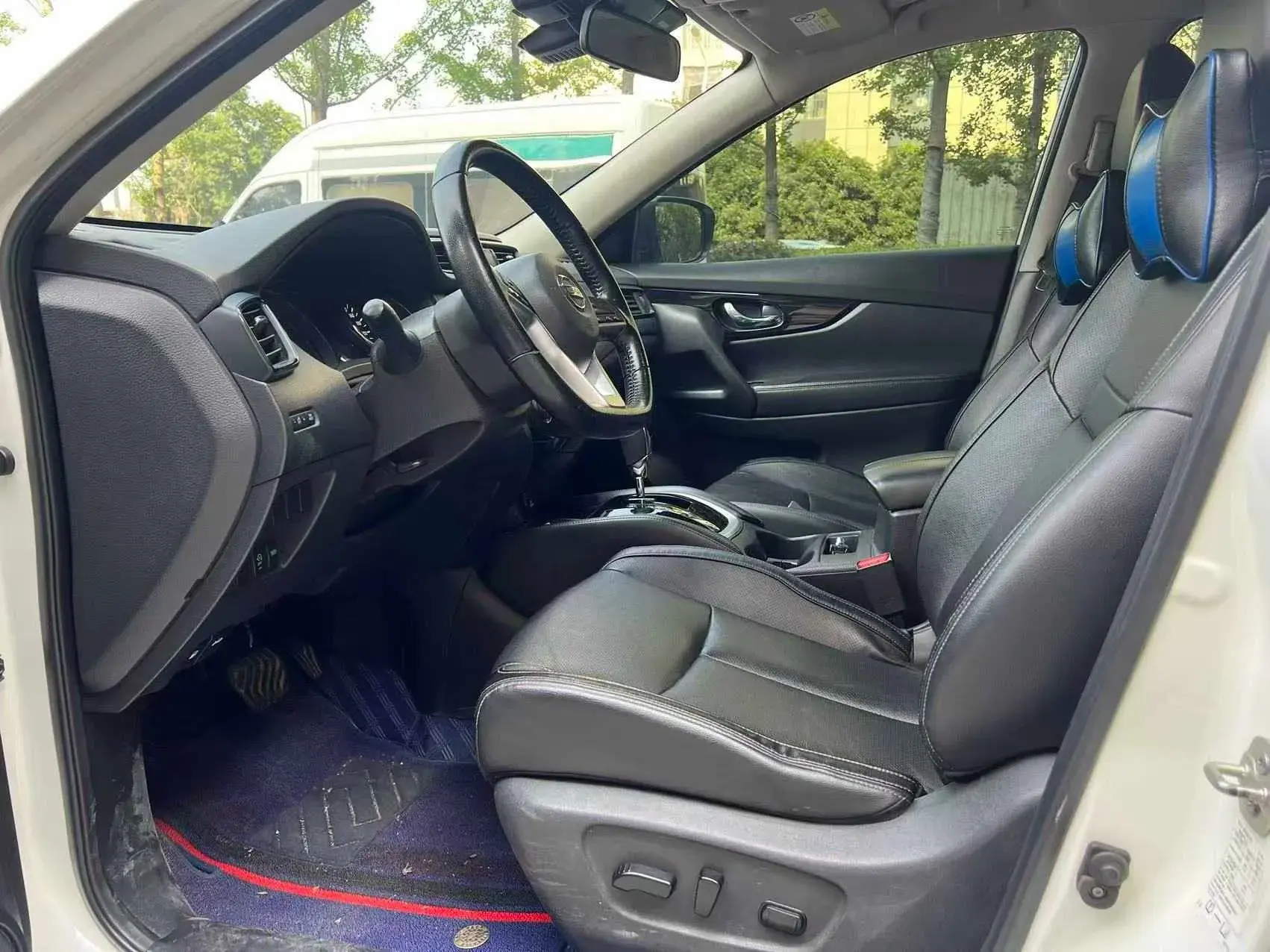 2019 NISSAN X-TRAIL thumbnail 4