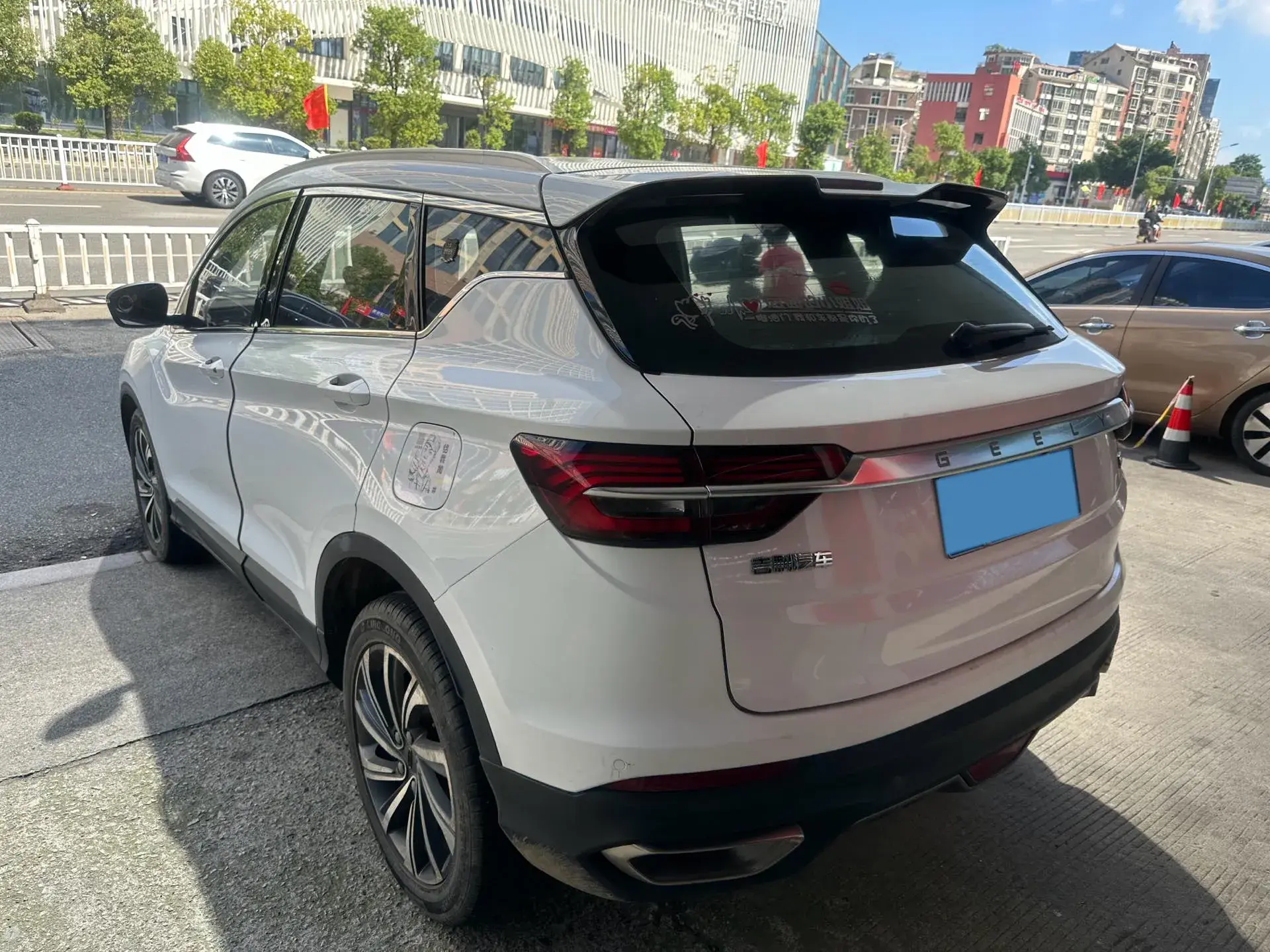 2019 GEELY COOLRAY thumbnail 4