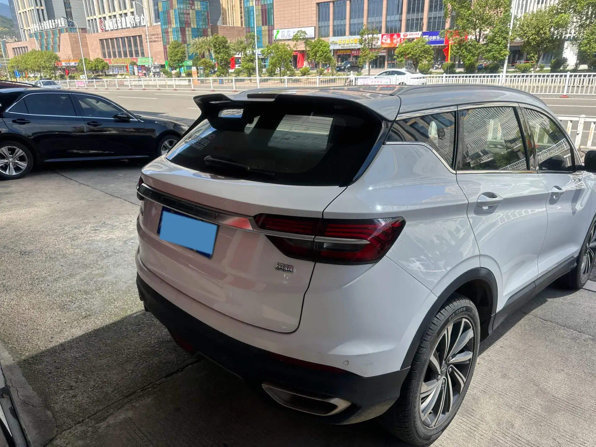 2019 GEELY COOLRAY thumbnail 3