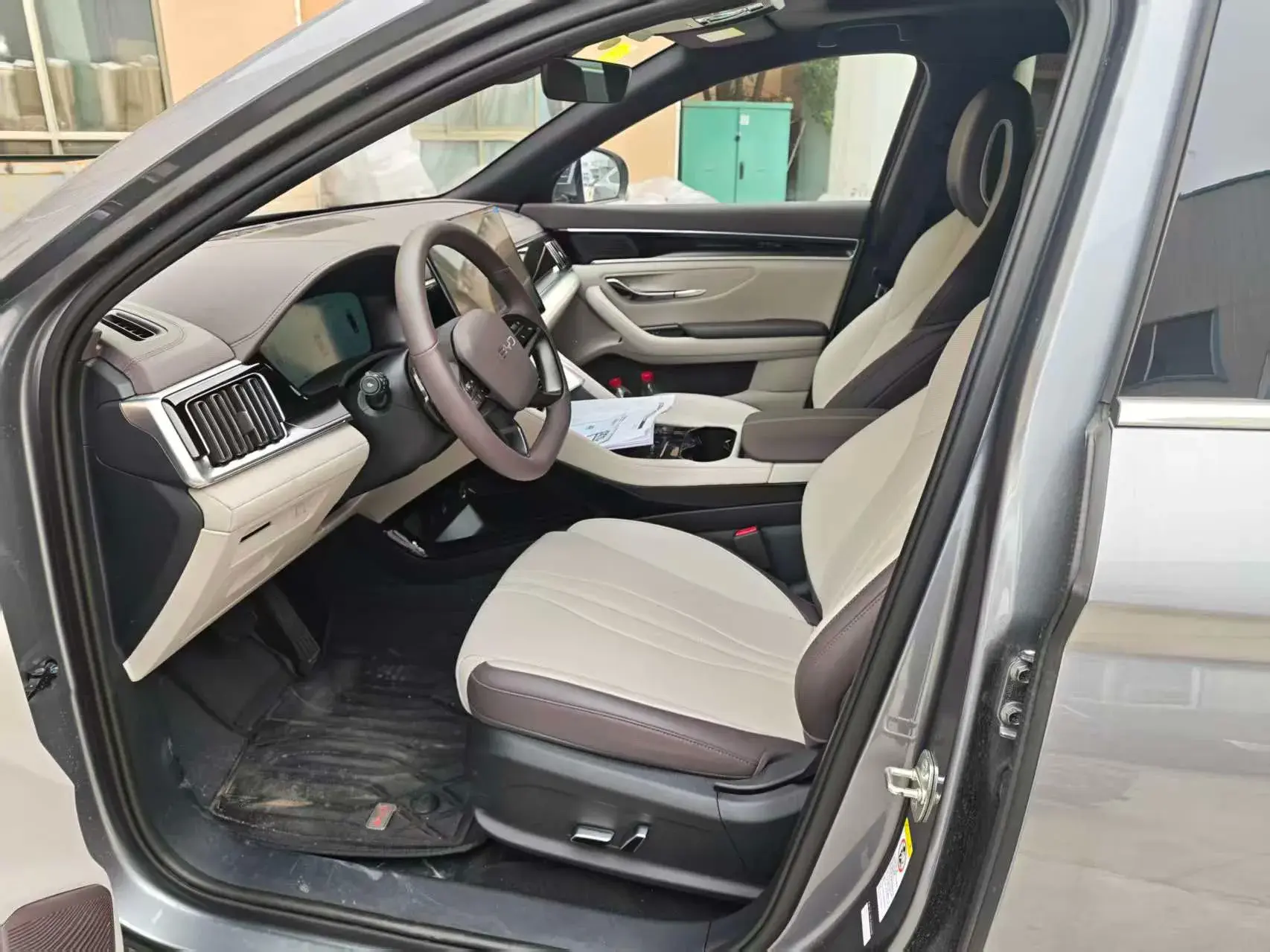 2025 BYD SONG thumbnail 2