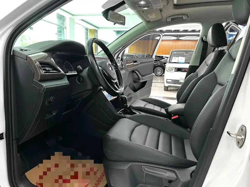 2021 VOLKSWAGEN THARU thumbnail 4