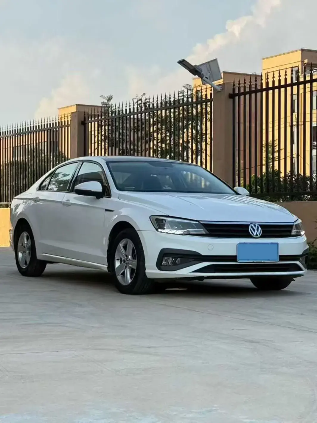 2019 VOLKSWAGEN LAMANDO thumbnail 2