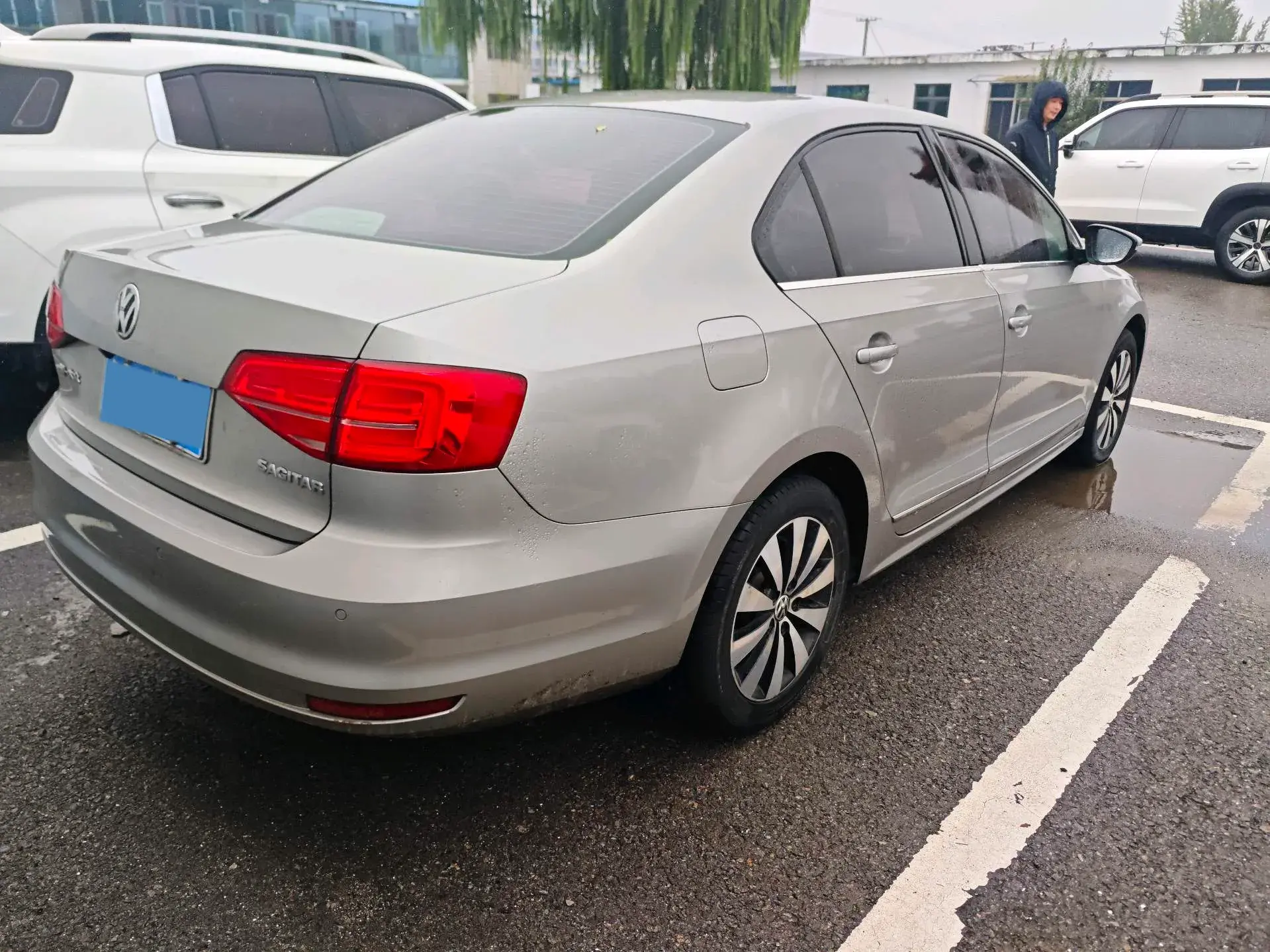 2017 VOLKSWAGEN SAGITAR thumbnail 4