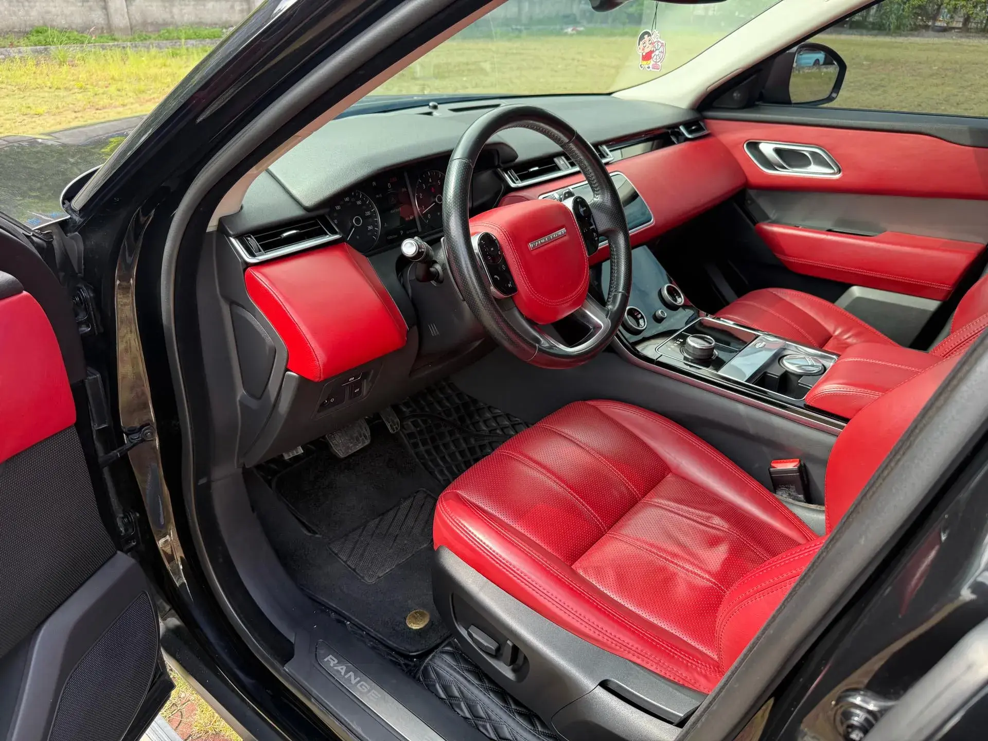 2018 LAND ROVER thumbnail 4