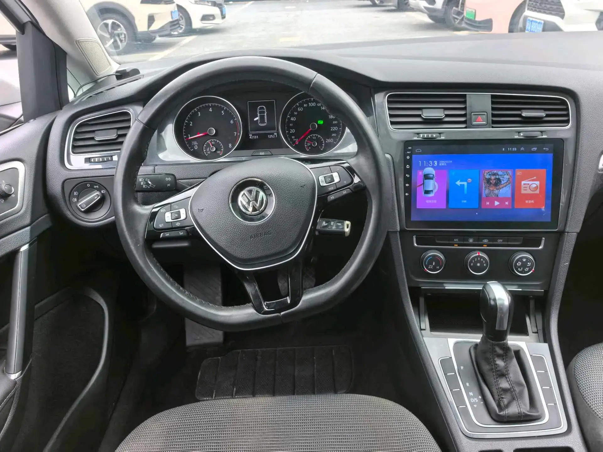 2019 VOLKSWAGEN GOLF thumbnail 2