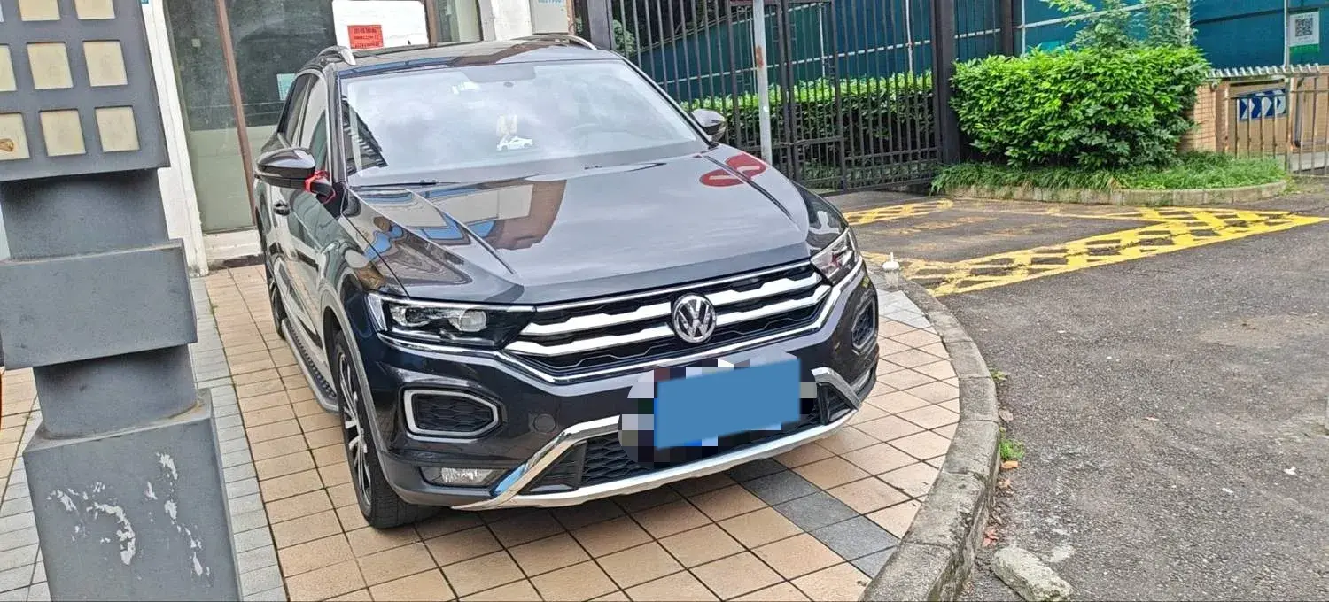 2020 VOLKSWAGEN T-ROC thumbnail 2