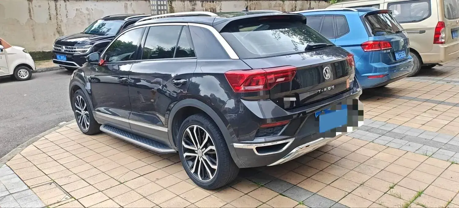 2020 VOLKSWAGEN T-ROC thumbnail 4