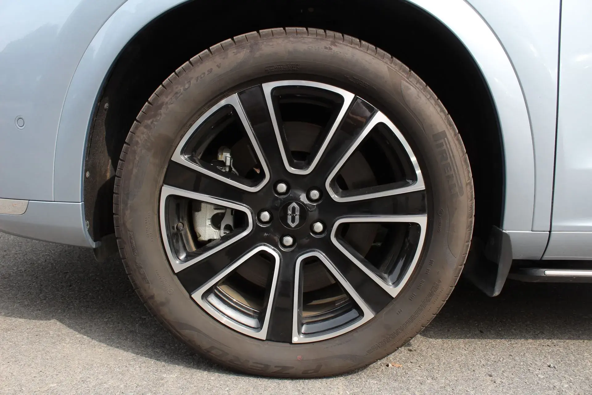 2024 AITO AITO thumbnail 4