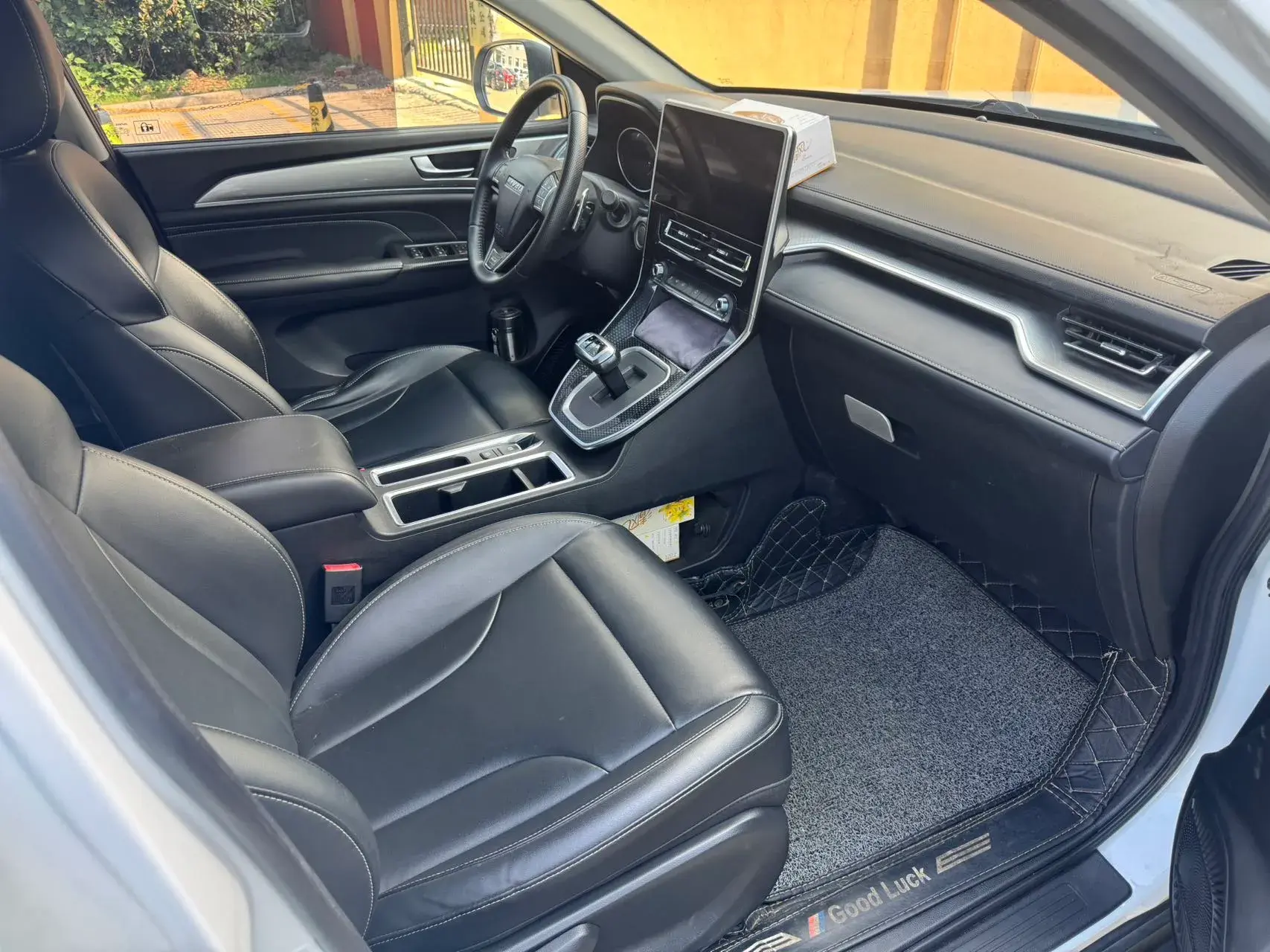 2021 HAVAL M6 thumbnail 2