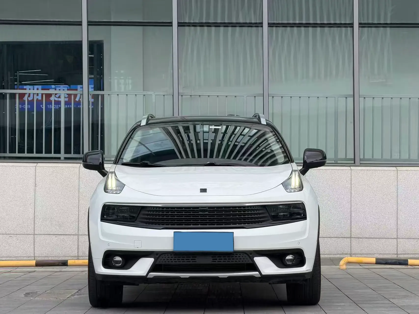 2019 LYNK&CO 01 thumbnail 2