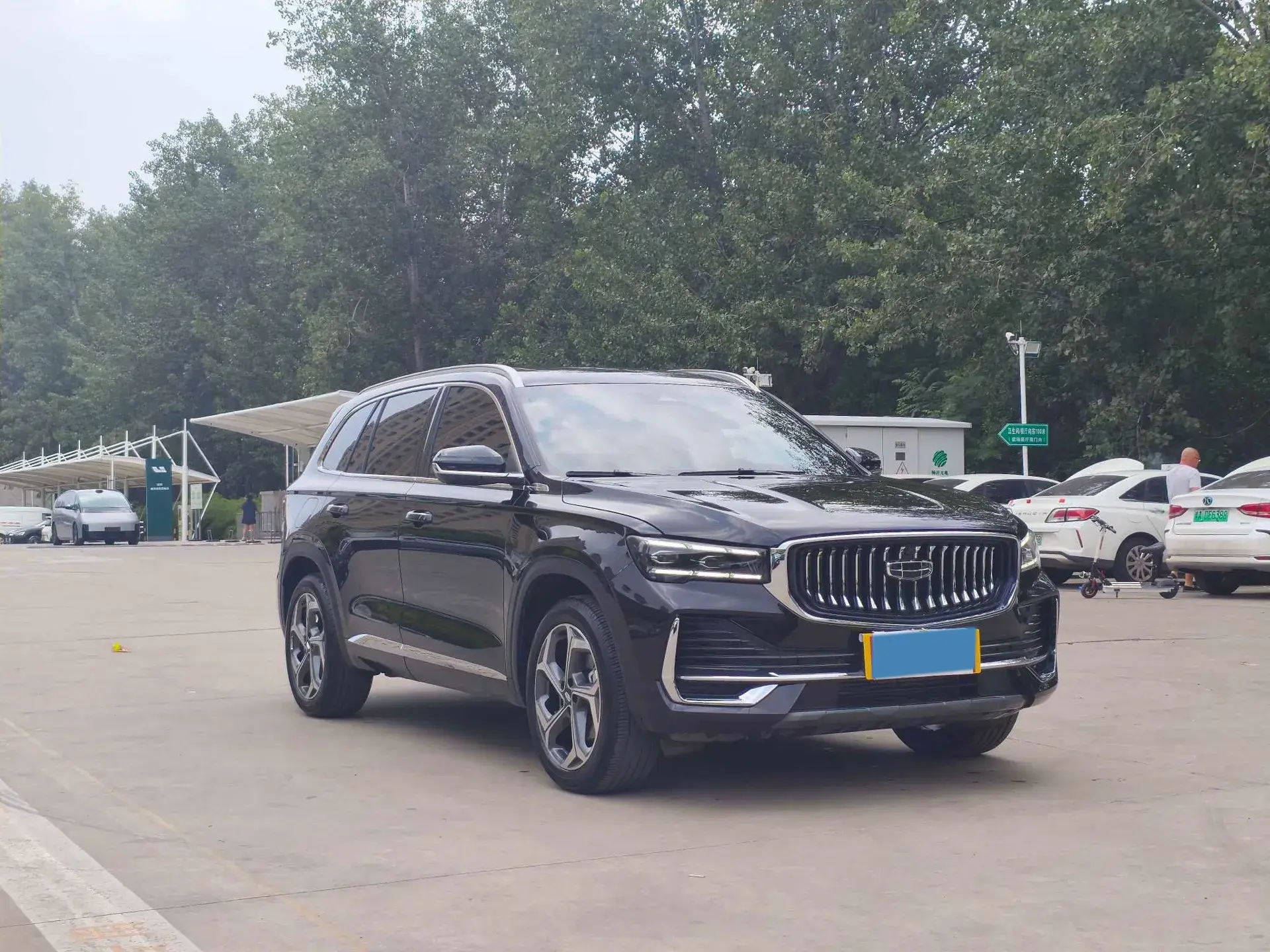 2024 GEELY MONJARO thumbnail 3