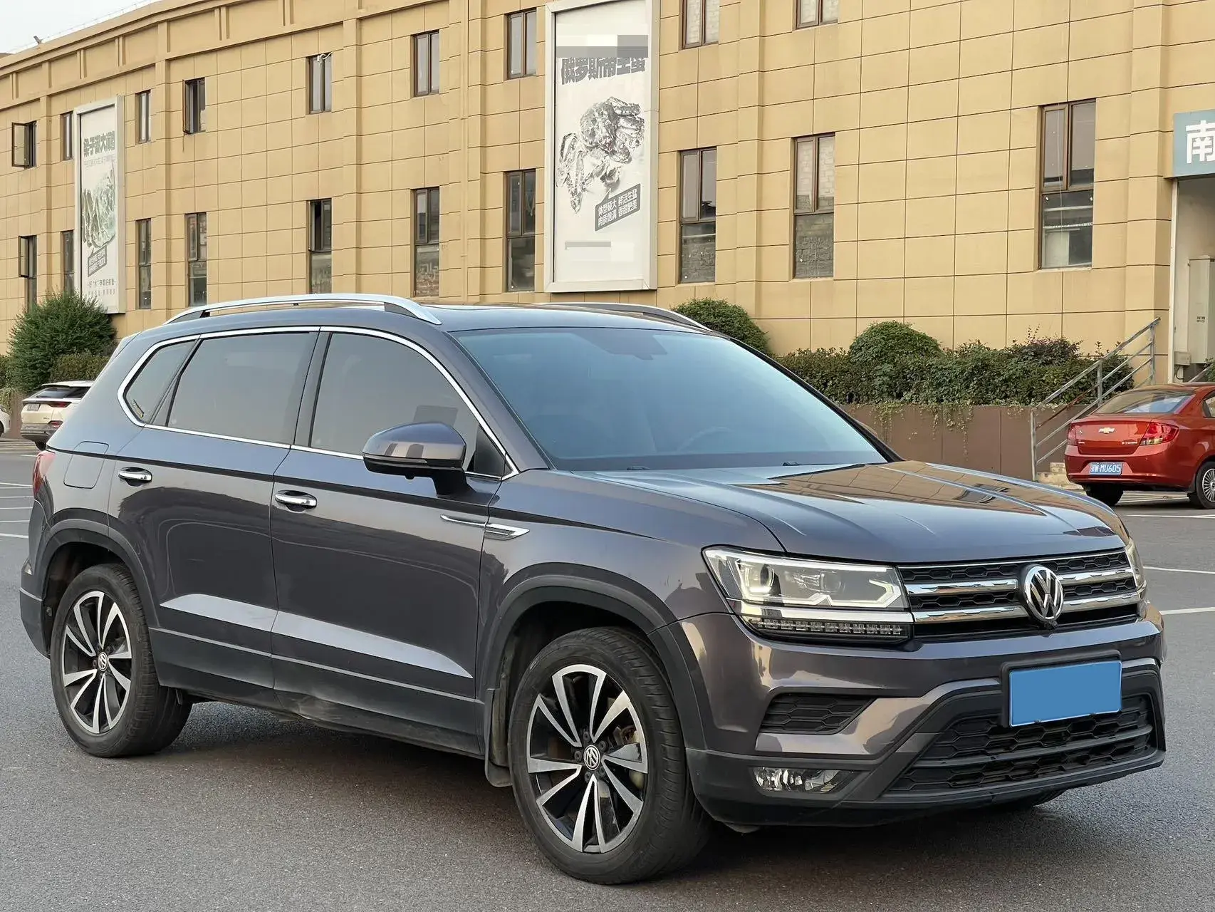 2019 VOLKSWAGEN THARU thumbnail 3