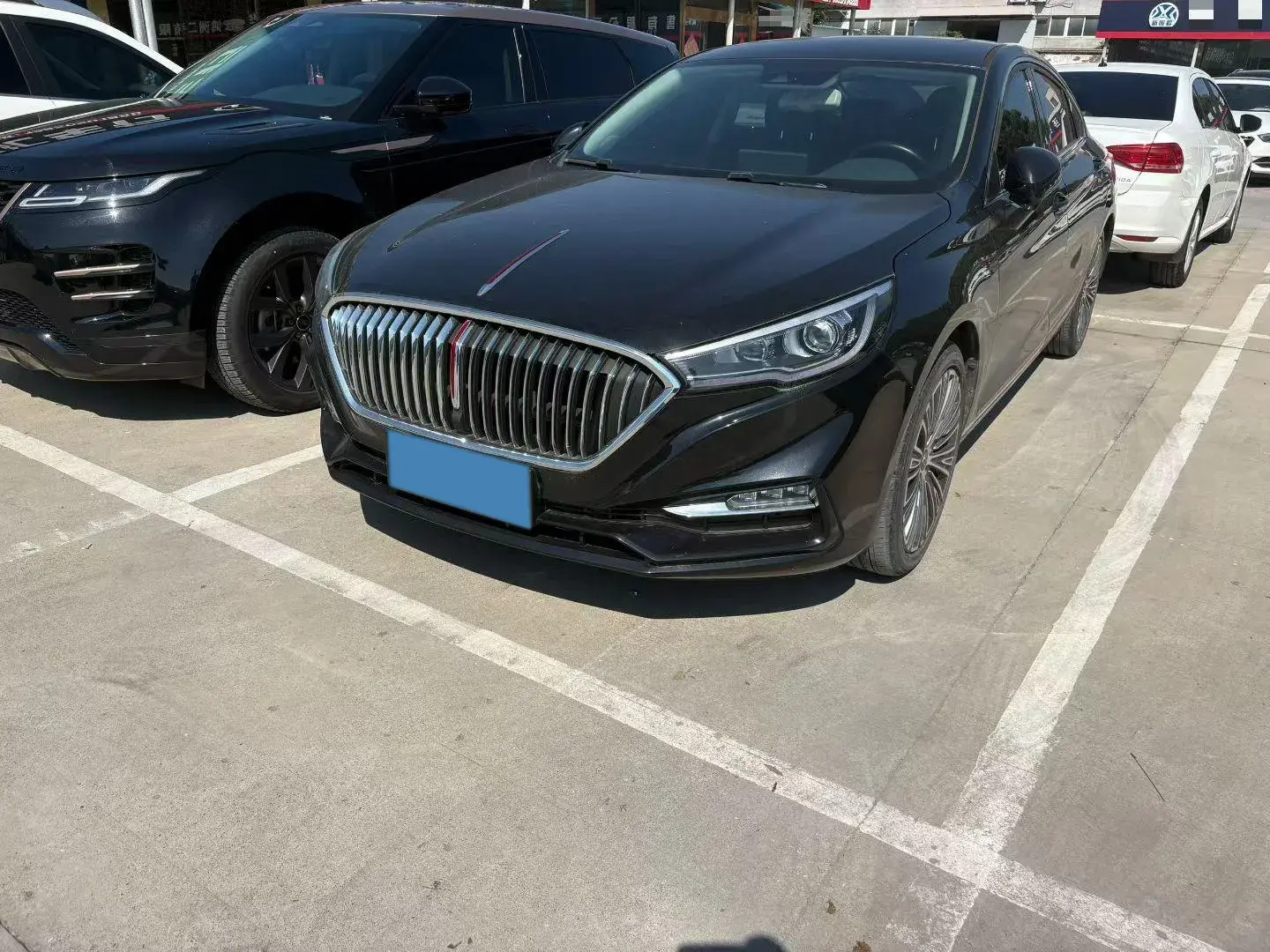 2022 HONGQI H5 view 1