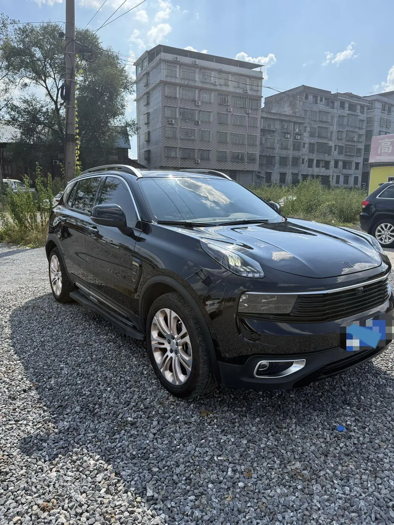 2017 LYNK&CO 01 thumbnail 3