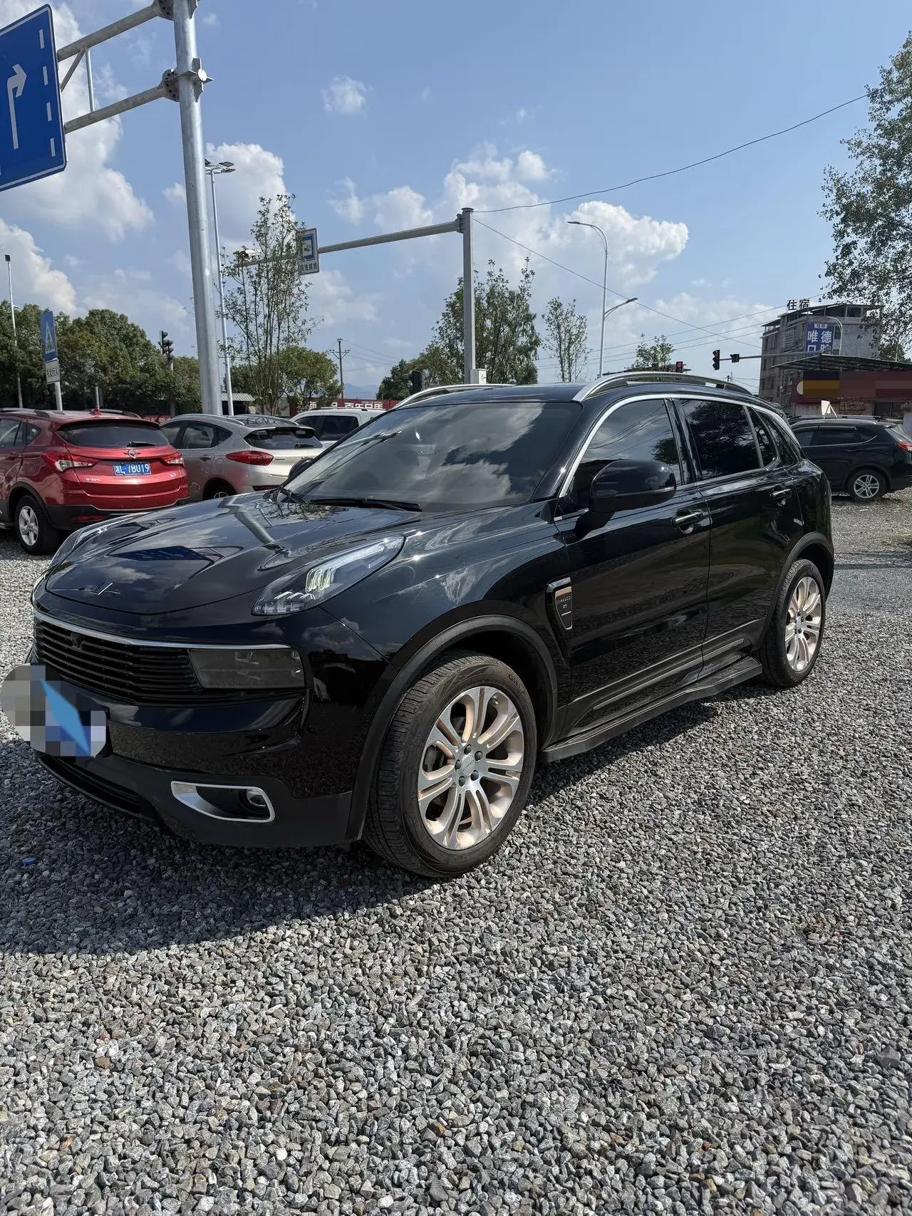 2017 LYNK&CO 01 view 1