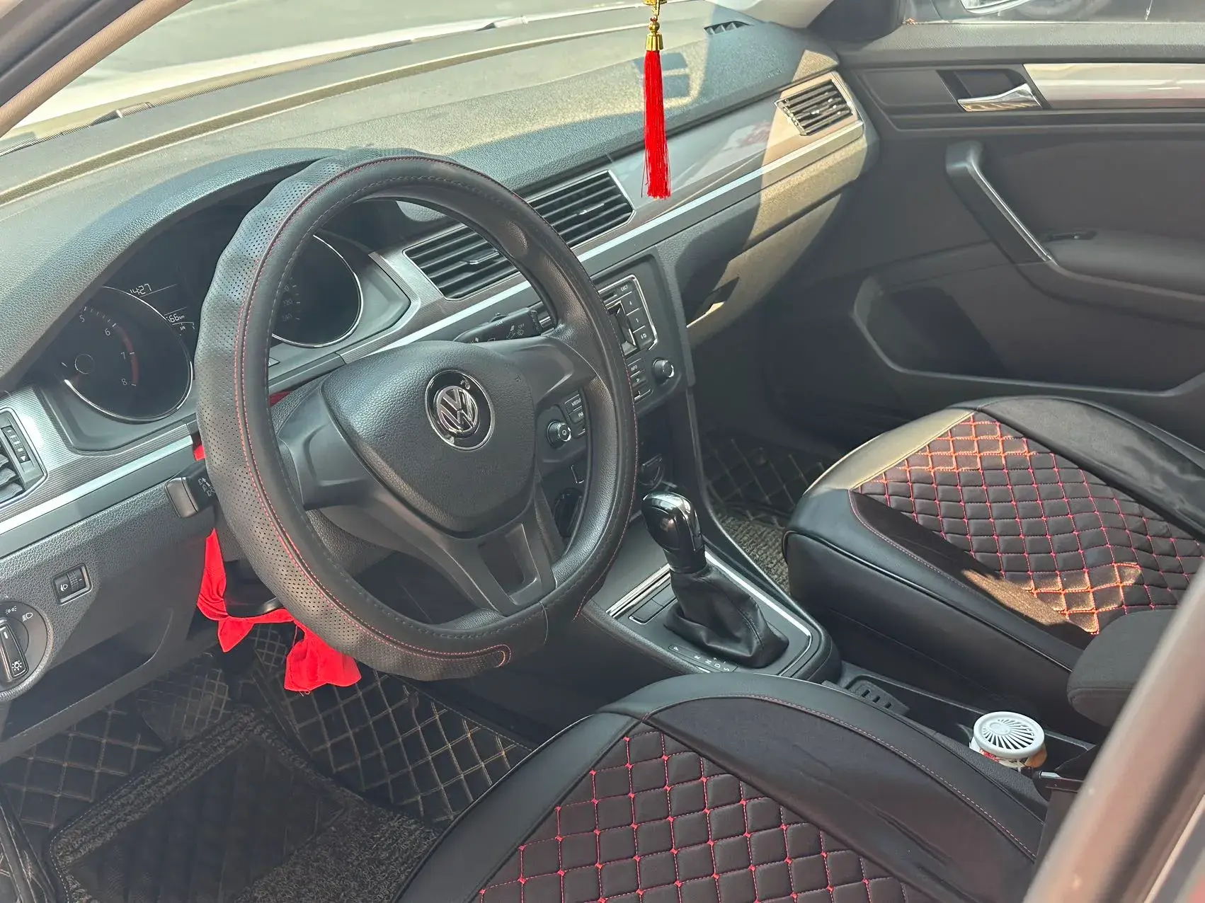 2018 VOLKSWAGEN BORA thumbnail 2