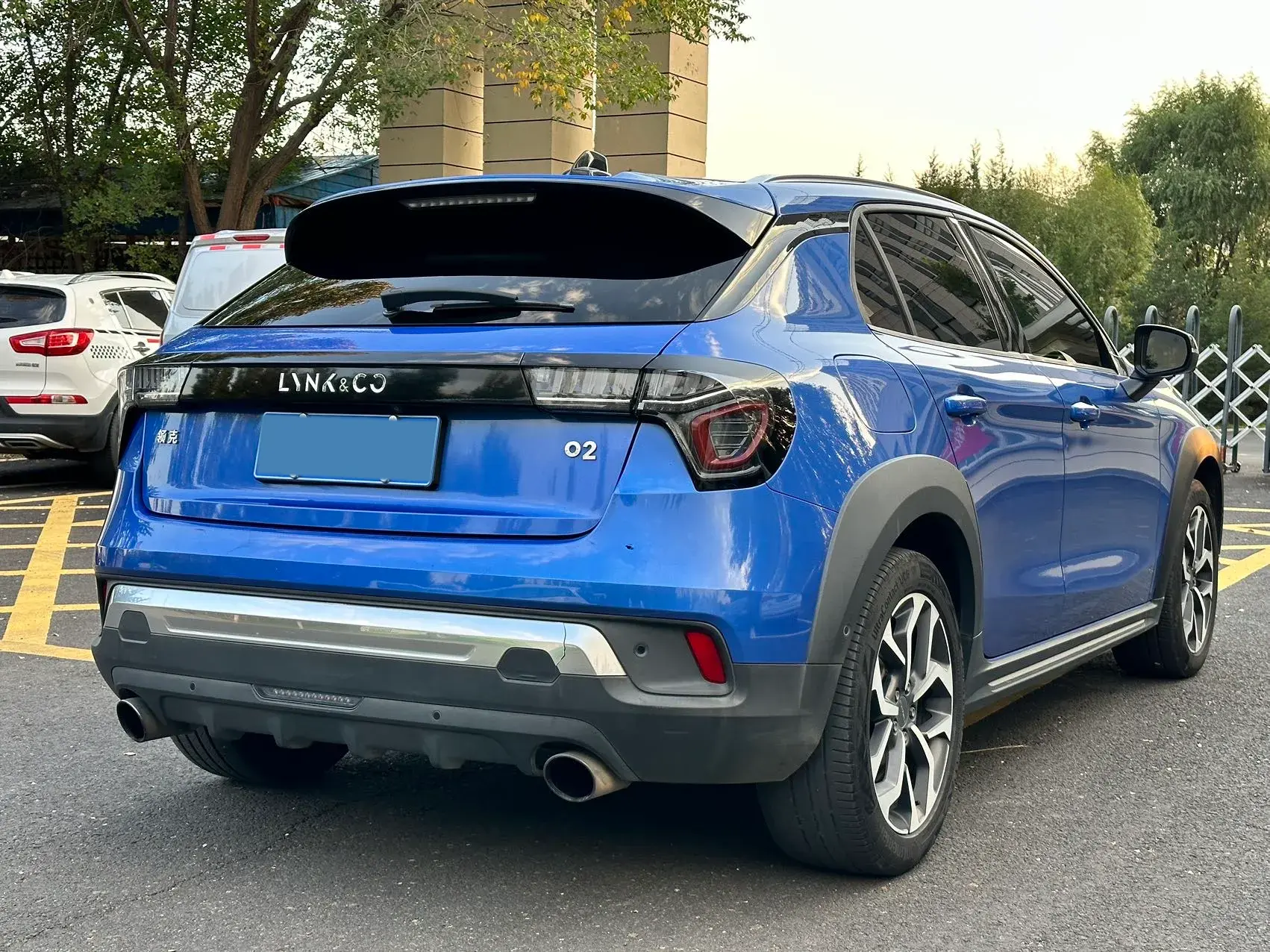 2018 LYNK&CO 02 thumbnail 4