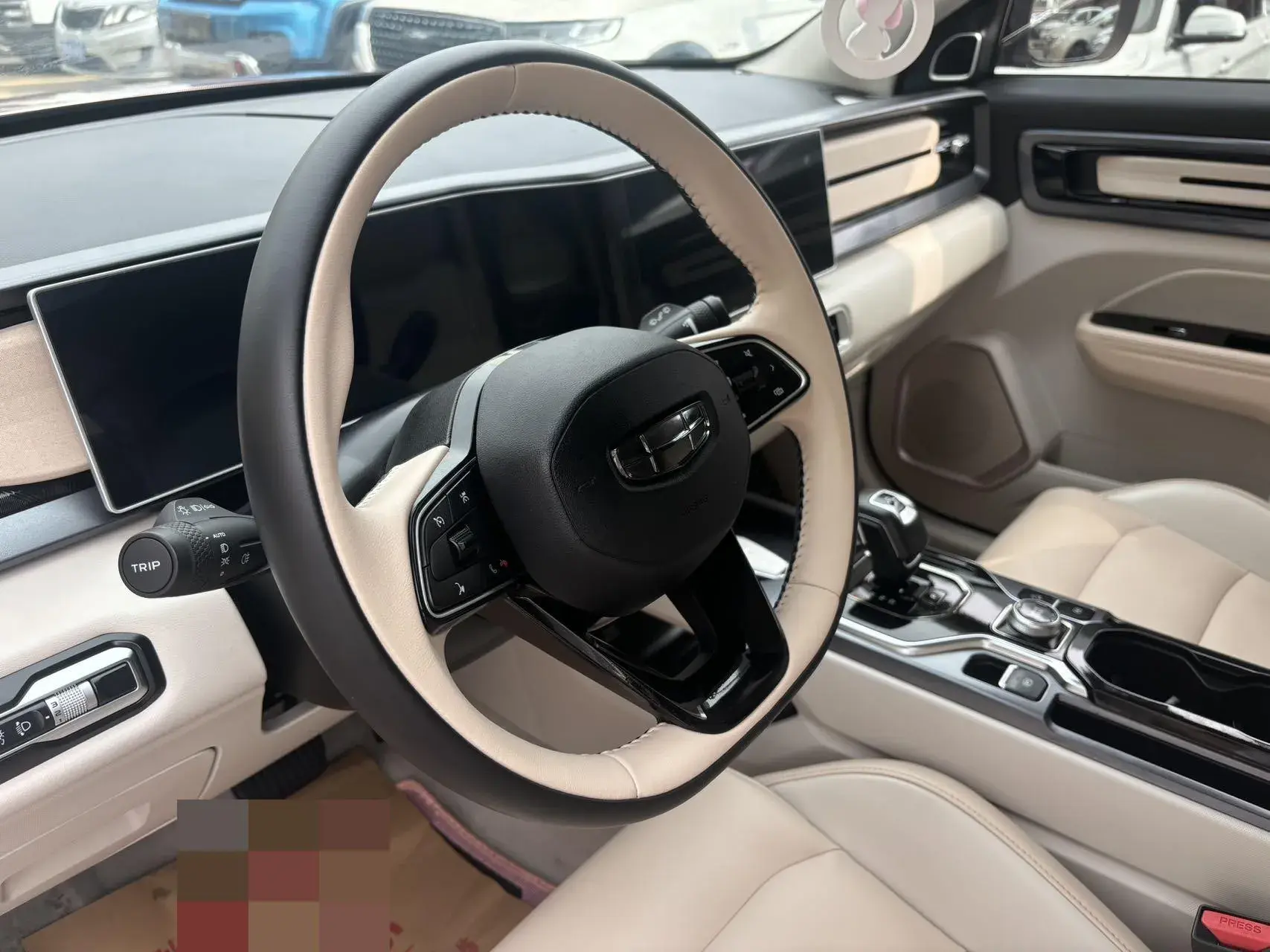 2023 GEELY ICON thumbnail 3