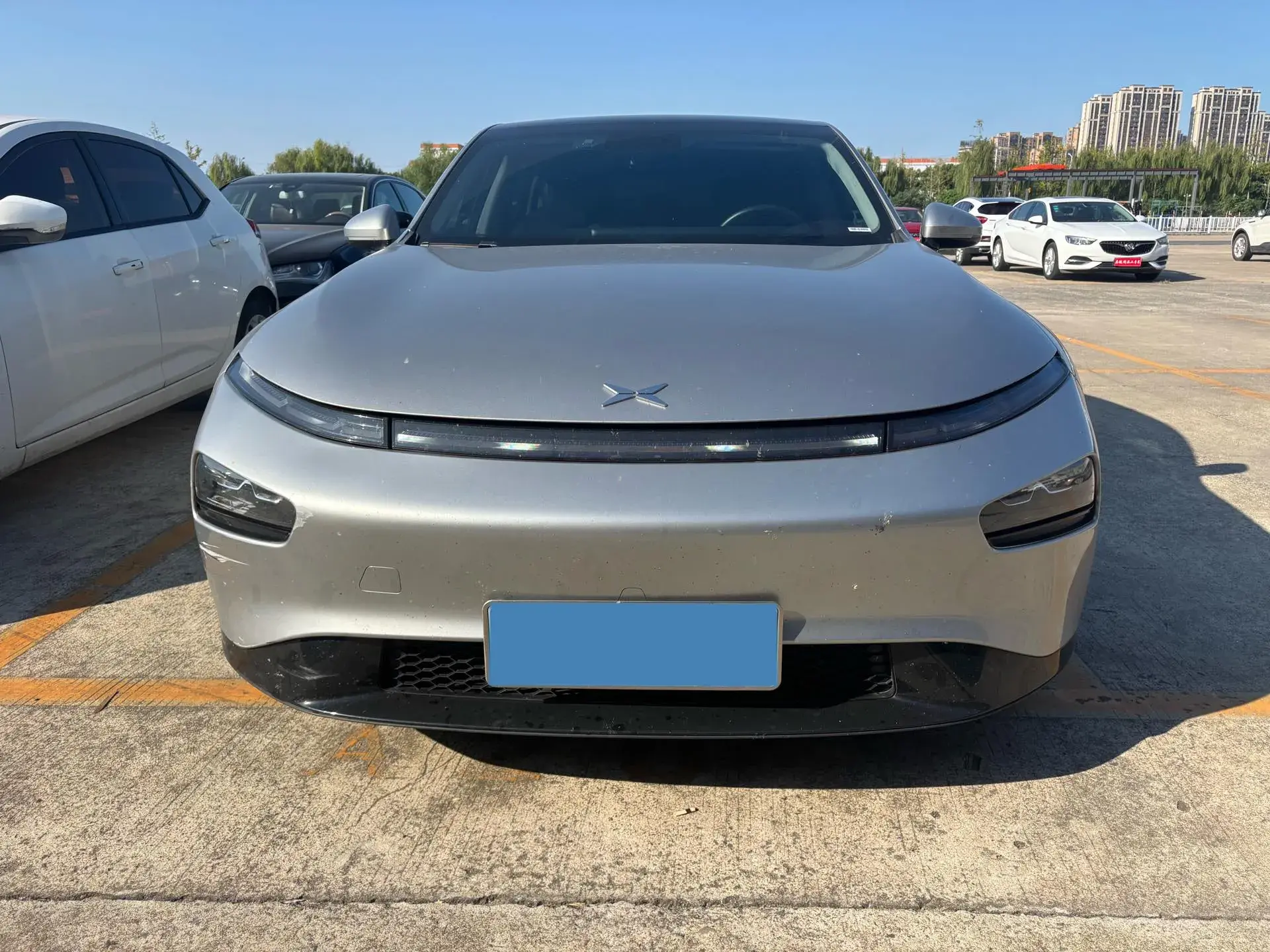 2022 XPENG P7 thumbnail 2