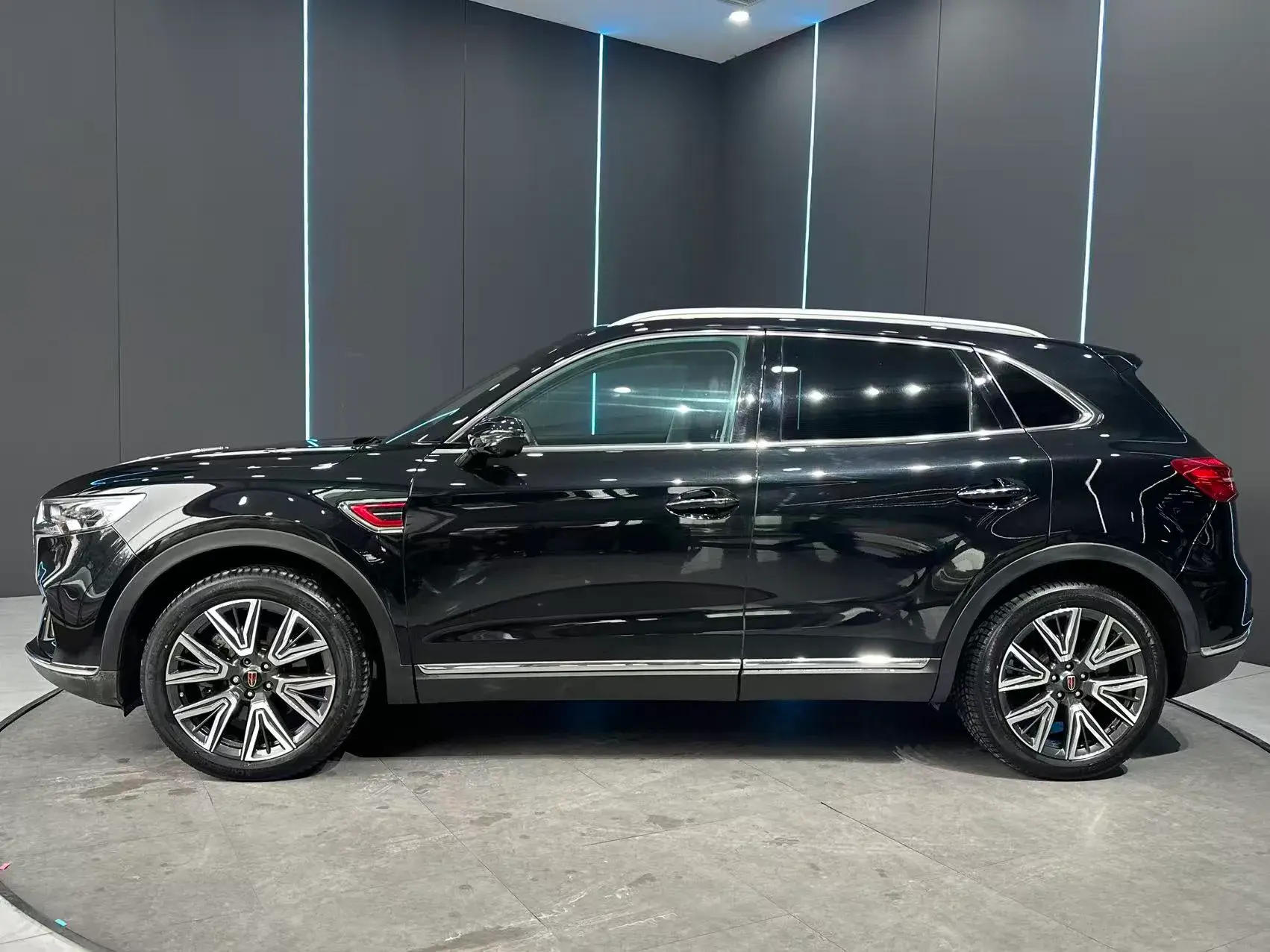 2022 HONGQI HS5 thumbnail 2