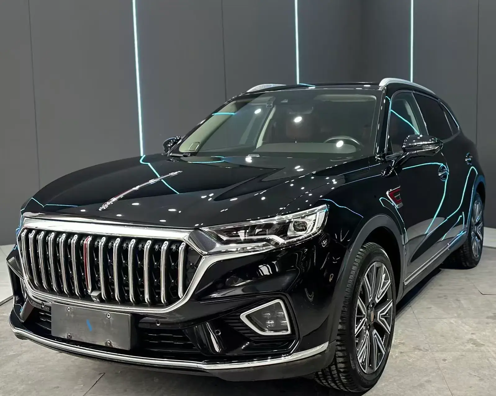 2022 HONGQI HS5 view 1