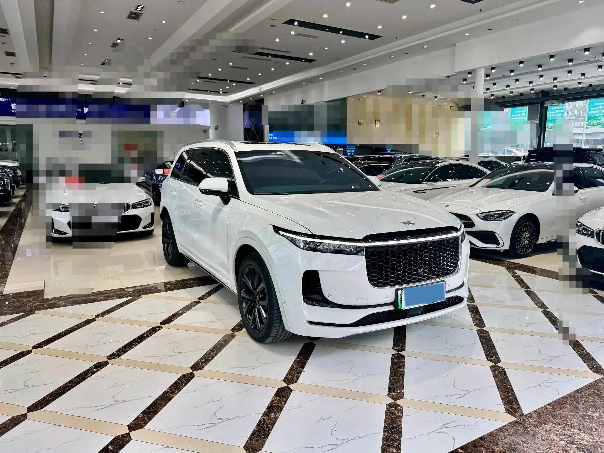 2021 LI ONE thumbnail 3