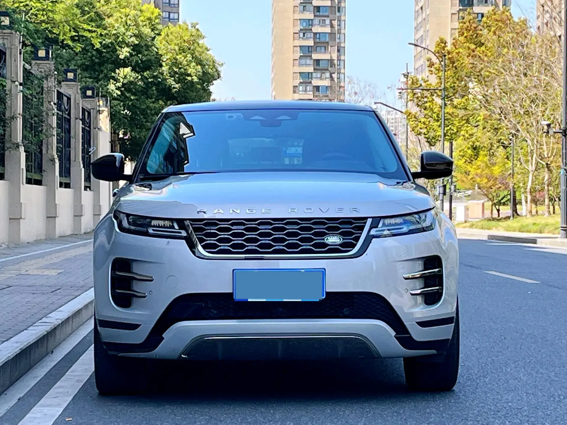 2023 LAND ROVER thumbnail 2