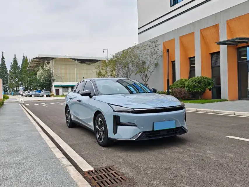 2024 GEELY GALAXY thumbnail 3