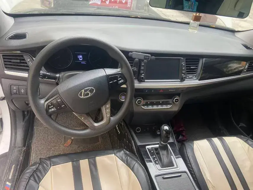 2017 HYUNDAI MISTRA thumbnail 4