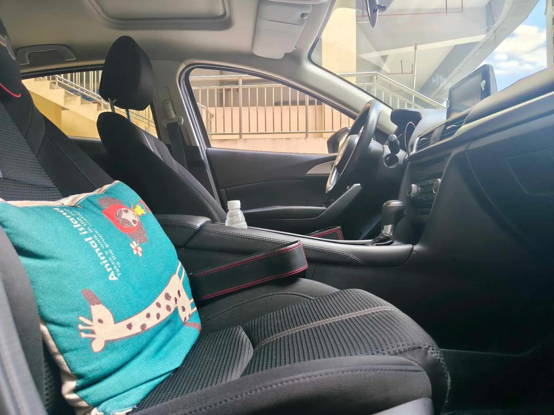 2017 MAZDA 3 thumbnail 4