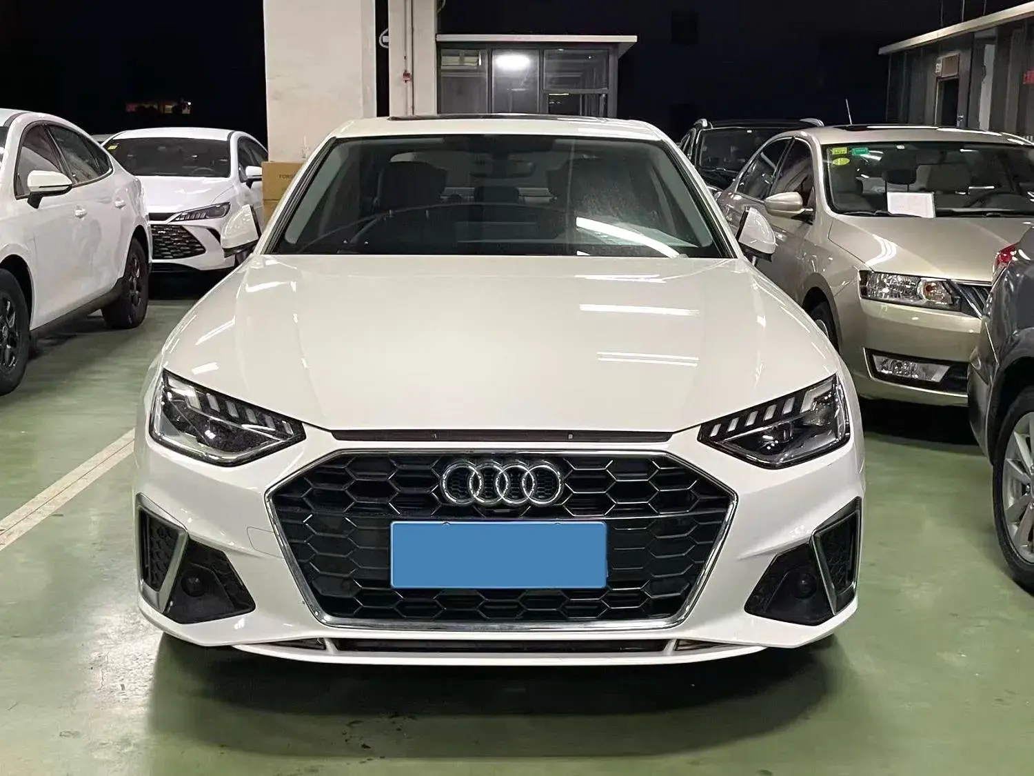 2022 AUDI A4L thumbnail 2