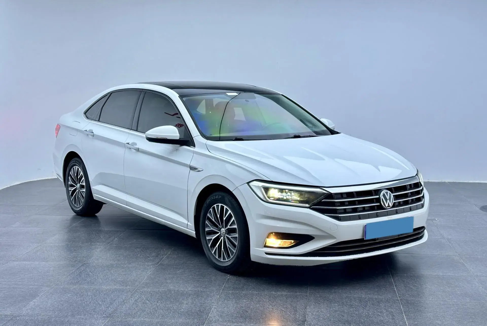 2019 VOLKSWAGEN SAGITAR thumbnail 3